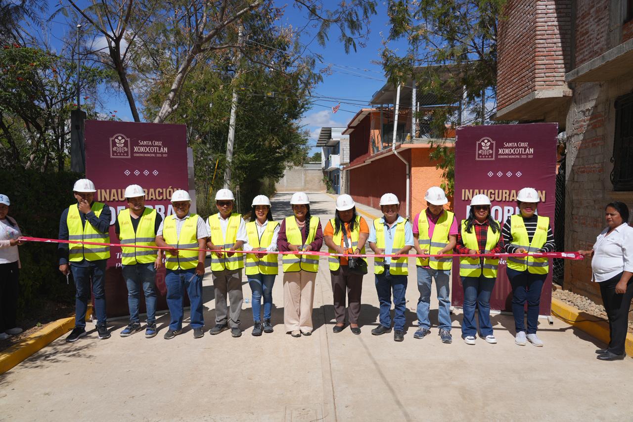 Obras de pavimentación transforma la vida diaria de xoxeñas y xoxeños Obras de pavimentación transforma la vida diaria de xoxeñas y xoxeños