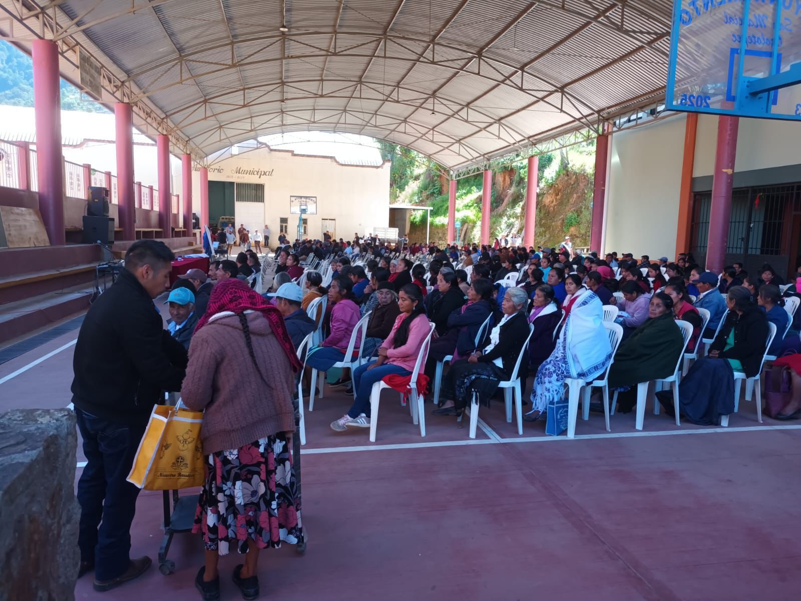 Celebraron elecciones sin incidentes 14 municipios bajo sus Sistemas Normativos Internos; van 321 de 413 votaciones: Sego Celebraron elecciones sin incidentes 14 municipios bajo sus Sistemas Normativos Internos; van 321 de 413 votaciones: Sego