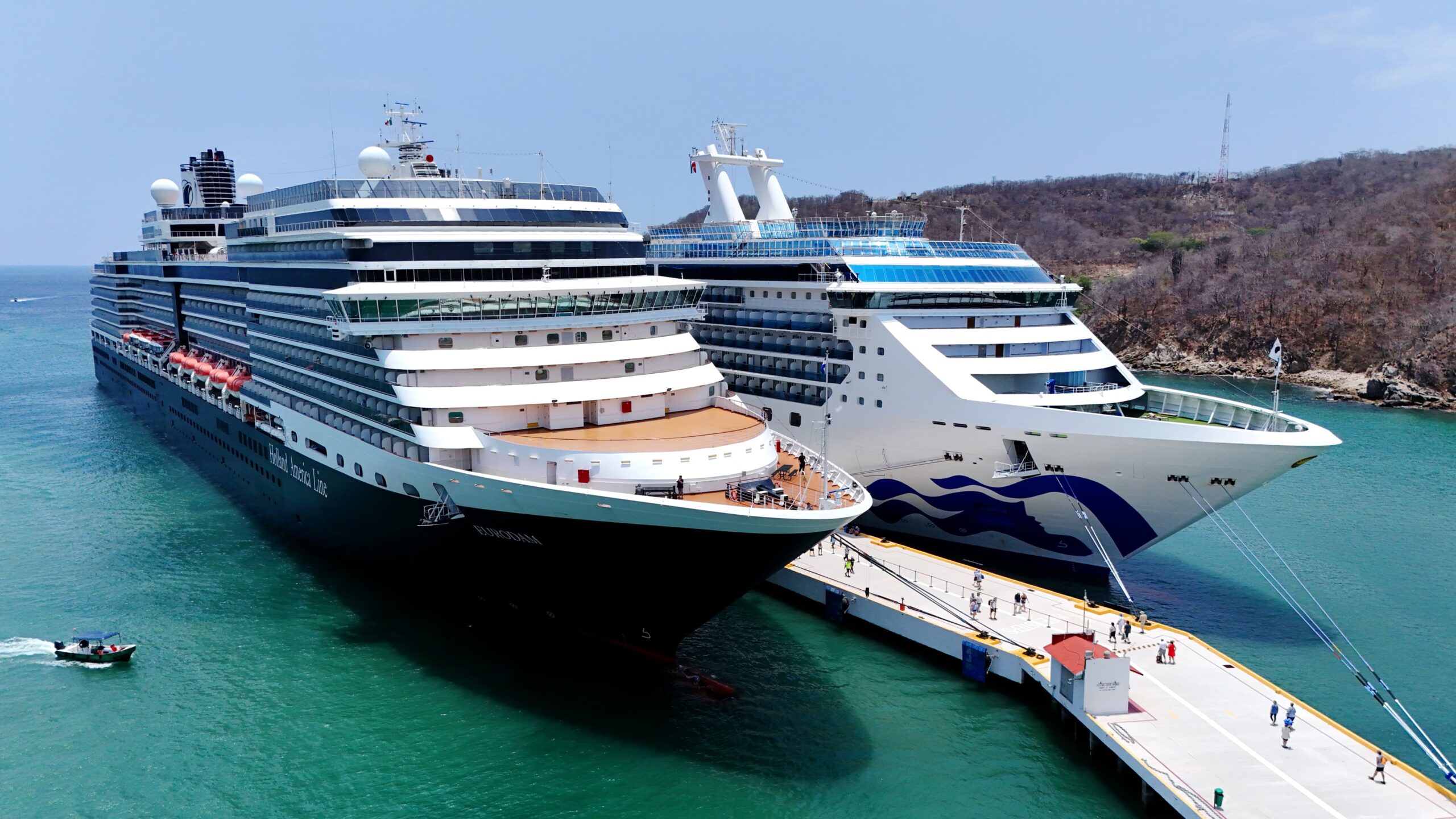 Sectur Oaxaca y FCCA impulsan el arribo de cruceros a Huatulco Sectur Oaxaca y FCCA impulsan el arribo de cruceros a Huatulco