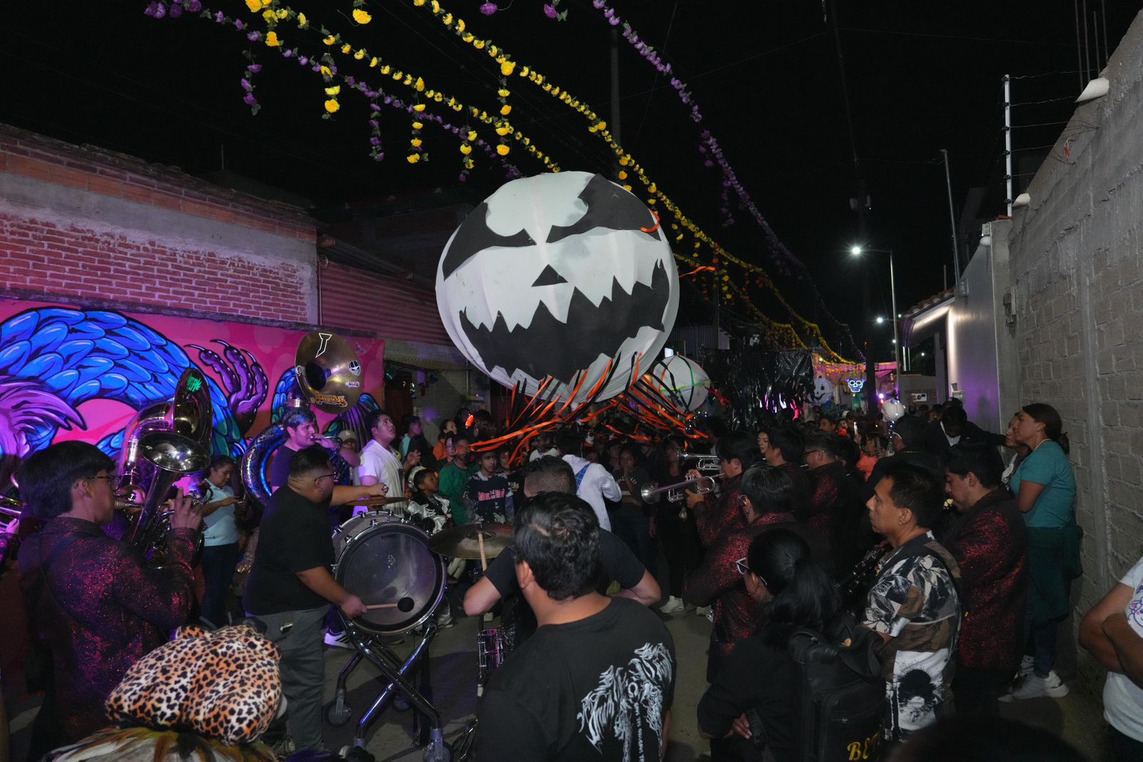 Xoxocotlán vive su tradición: color, arte y memoria en la Fiesta de los Fieles Difuntos Xoxocotlán vive su tradición: color, arte y memoria en la Fiesta de los Fieles Difuntos