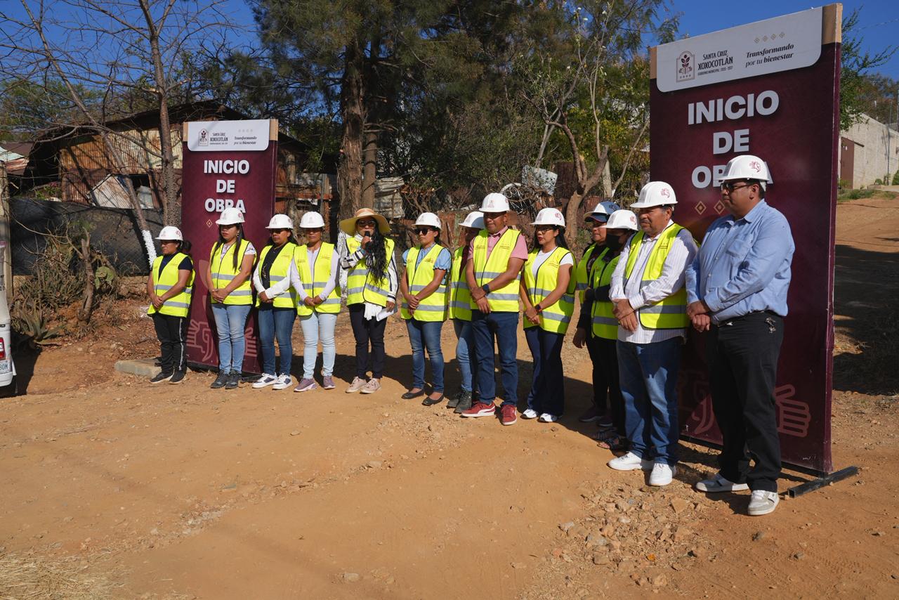 Con obras de agua y pavimentación Nancy Benítez atiende rezagos en Xoxocotlán