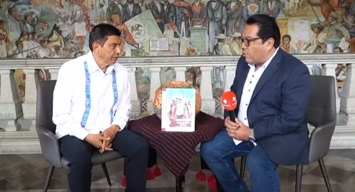 LOGRA SALOMÓN JARA EN TRES AÑOS TRASFORMAR OAXACA, HA VENCIDO LA POBREZA Y LA INSEGURIDAD, ADEMAS DE QUE HA PAGADO MAS DE LA MITAD DE LA DEUDA PÚBLICA HEREDADA POR LOS GOBIERNO FANTOCHES Y CORRUPTOS