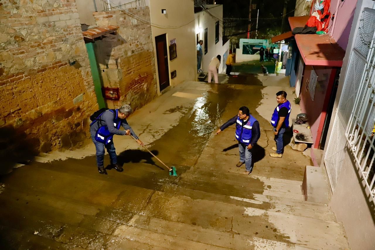 Atiende Soapa desbordamiento de aguas residuales en la colonia La Cascada y contiene foco de infección Atiende Soapa desbordamiento de aguas residuales en la colonia La Cascada y contiene foco de infección