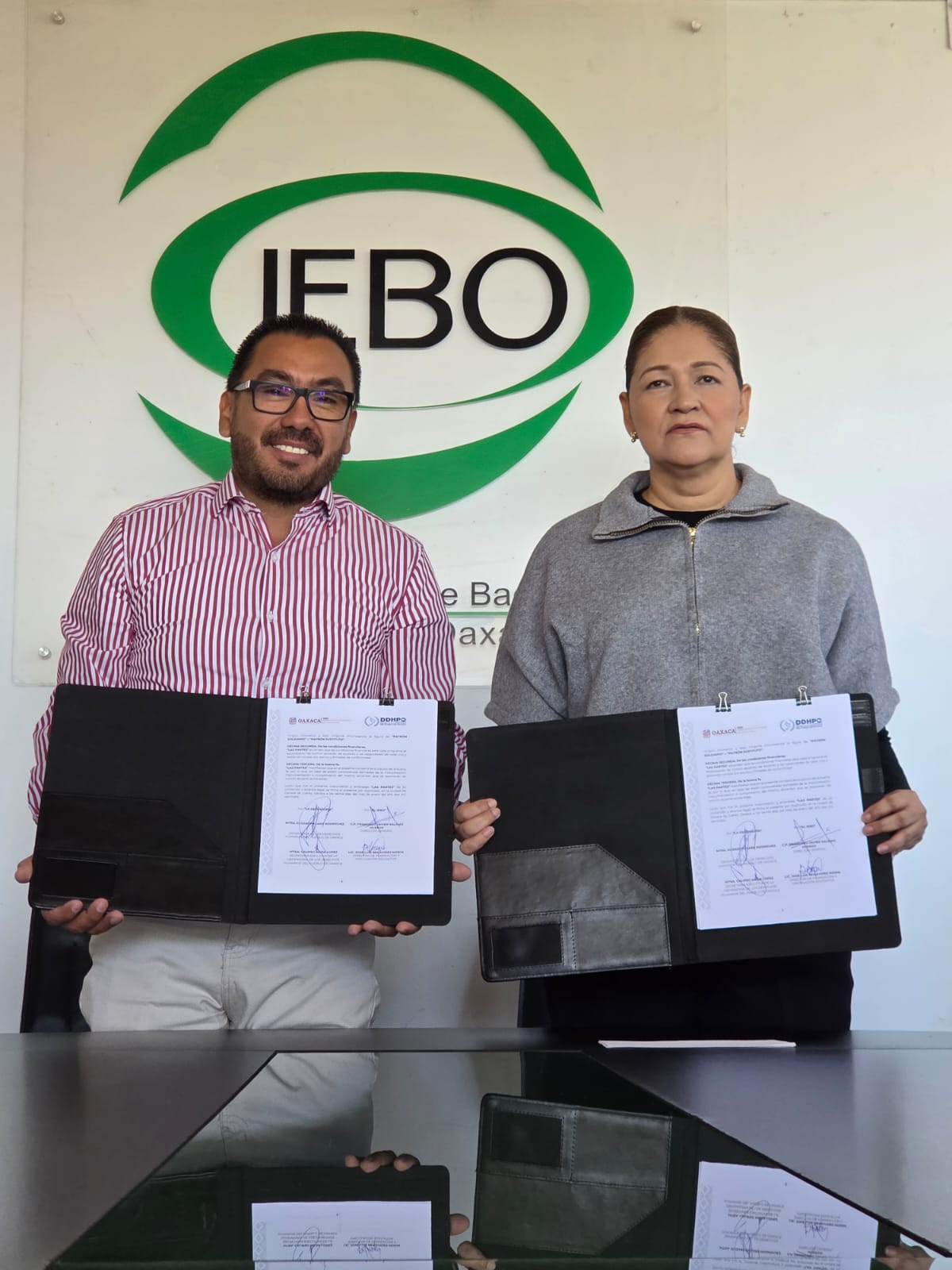 Firman IEBO y DDHPO convenio a favor de los derechos humanos en el ámbito educativo