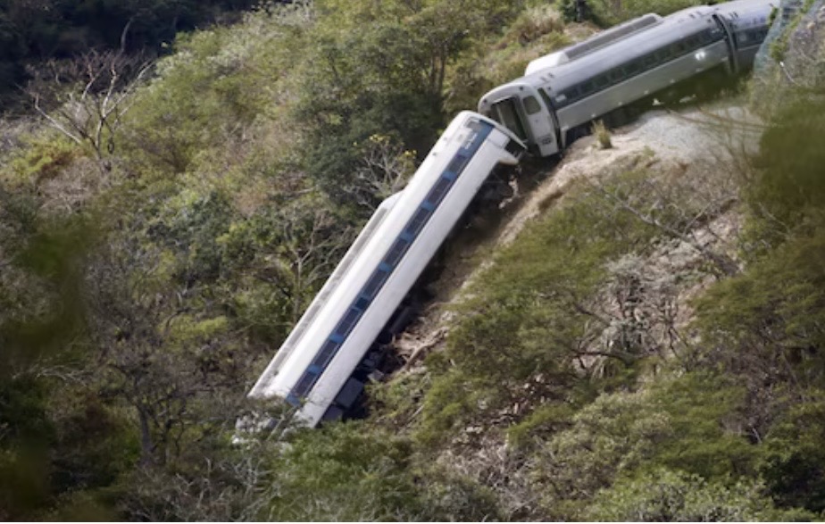 Descarrilamiento del Tren Interoceánico en Oaxaca fue por exceso de velocidad: FGR