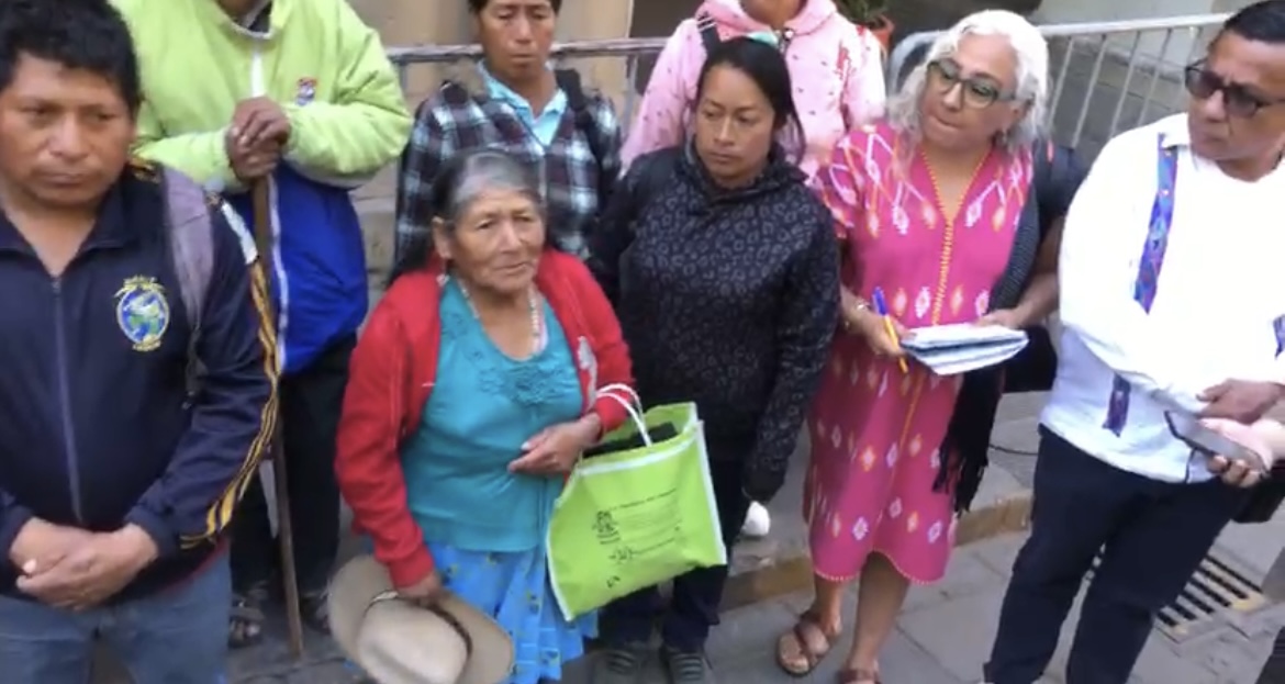 PIDEN 300 INDÍGENAS DE OAXACA SU RETORNO SEGURO A SU COMUNIDAD, LUEGO DE EXILIO Y DESPLAZAMIENTO VIOLENTO, QUEMARON SUS CASAS Y RANCHOS