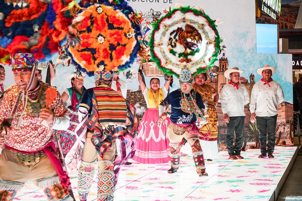 Deslumbra Oaxaca con muestra de la Guelaguetza en la Fitur 2026 Deslumbra Oaxaca con muestra de la Guelaguetza en la Fitur 2026