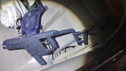 Asegura Policía Vial Estatal a 3 hombres con réplica de arma en la capital del estado