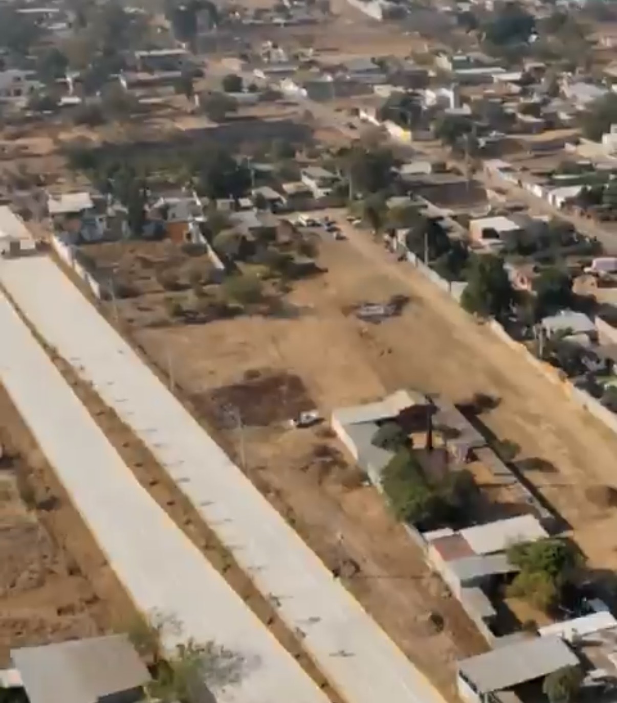 Mejora Gobernador de Oaxaca movilidad de más de 14 mil habitantes de Zimatlán de Álvarez con pavimentación de avenida Del Ferrocarril Mejora Gobernador de Oaxaca movilidad de más de 14 mil habitantes de Zimatlán de Álvarez con pavimentación de avenida Del Ferrocarril