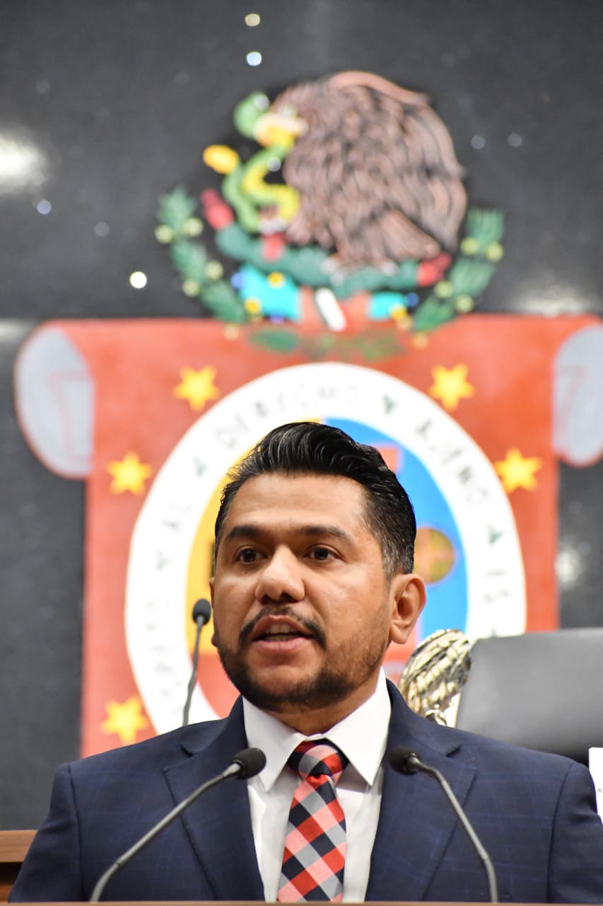 Presenta con éxito el titular de la Secretaría de Infraestructuras y Comunicaciones informe de resultados ante pleno legislativo