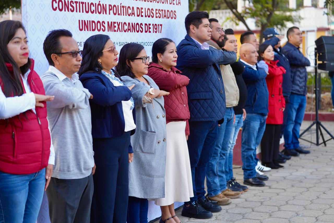 Refrenda Nancy Benítez compromiso con la legalidad en 109 aniversario de la Constitución de 1917
