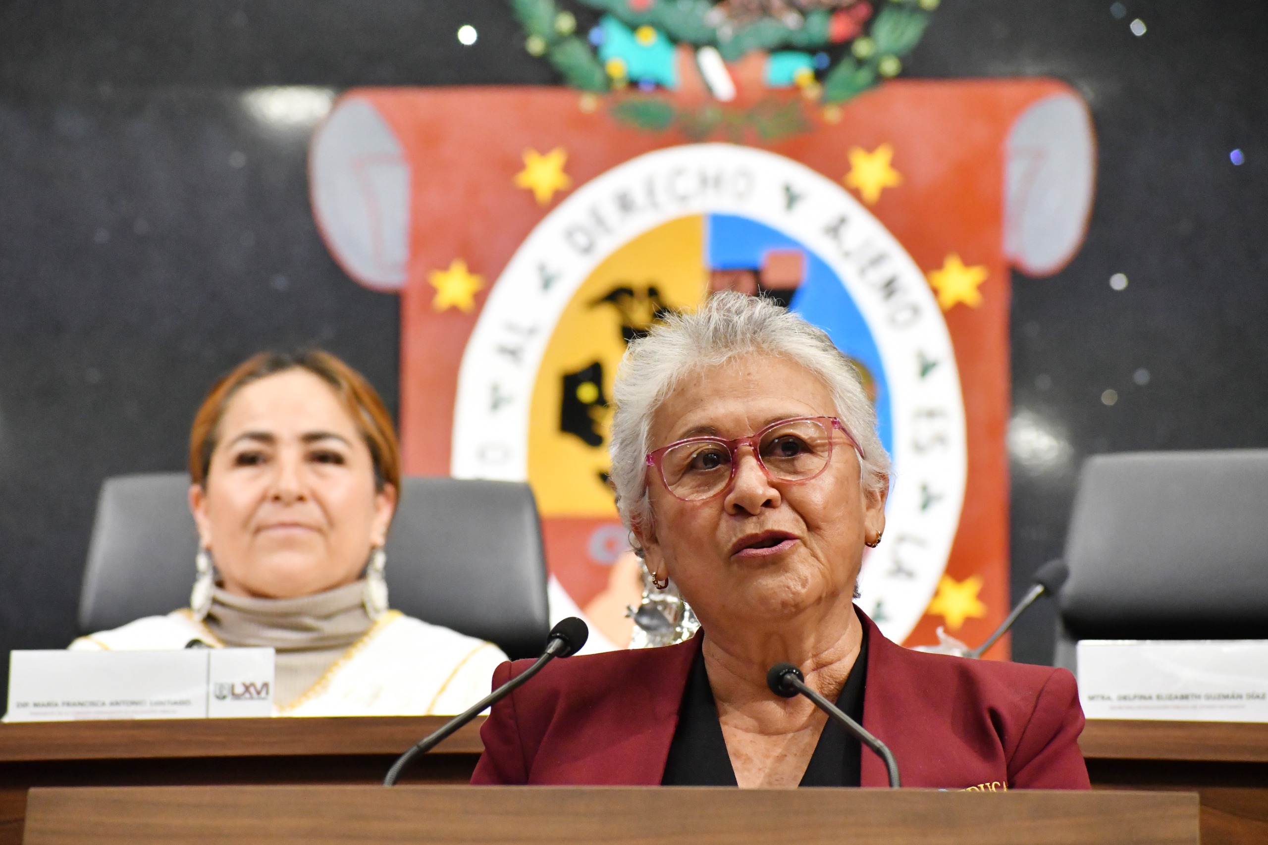 Titular de la SEP informa avances en educación media superior y superior ante el Congreso de Oaxaca
