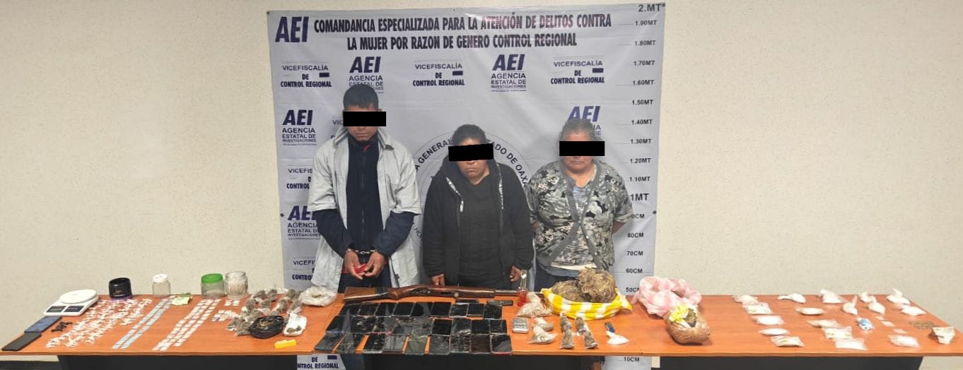 Fiscalía de Oaxaca y Policía Estatal desarticulan centros de operación de narcomenudeo en Ixtlán, detienen a cinco personas, aseguran más de 100 dosis y un arma de fuego