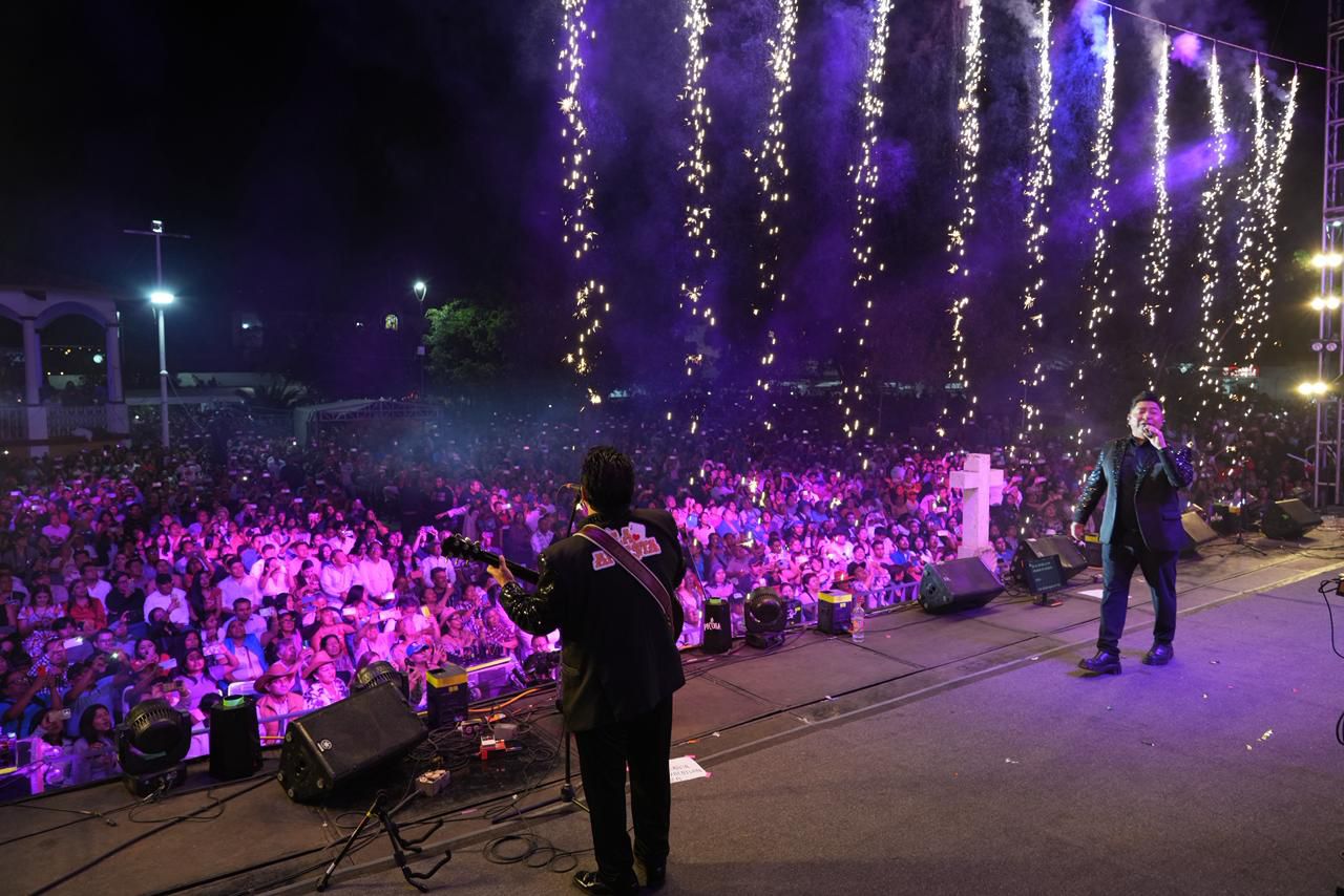 12 mil personas disfrutan el Tercer Martes de Brujas en Santa Cruz Xoxocotlán