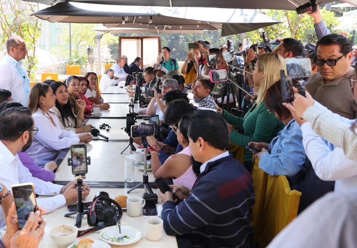 CONGRESO DE OAXACA SE ADELANTA Y DICE SÍ AL PLAN “B” DE LA PRESIDENTA DE LA REPÚBLICA CONGRESO DE OAXACA SE ADELANTA Y DICE SÍ AL PLAN “B” DE LA PRESIDENTA DE LA REPÚBLICA