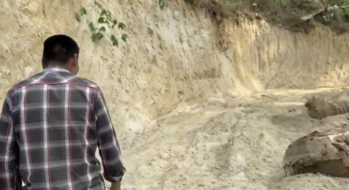 16 AÑOS DEMANDANDO UN CAMINO EN OAXACA QUE SOLO HA CAUSADO VIOLENCIA Y DESOLACION 16 AÑOS DEMANDANDO UN CAMINO EN OAXACA QUE SOLO HA CAUSADO VIOLENCIA Y DESOLACION