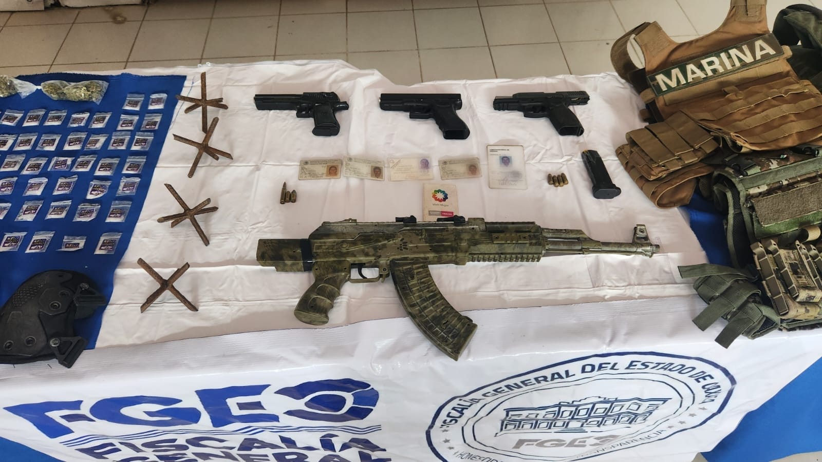 Fiscalías de Oaxaca y Veracruz, con SSP, SSPC, DEFENSA, Marina y GN, desarticulan casa de seguridad de célula delictiva que operaba en límites interestatales Fiscalías de Oaxaca y Veracruz, con SSP, SSPC, DEFENSA, Marina y GN, desarticulan casa de seguridad de célula delictiva que operaba en límites interestatales