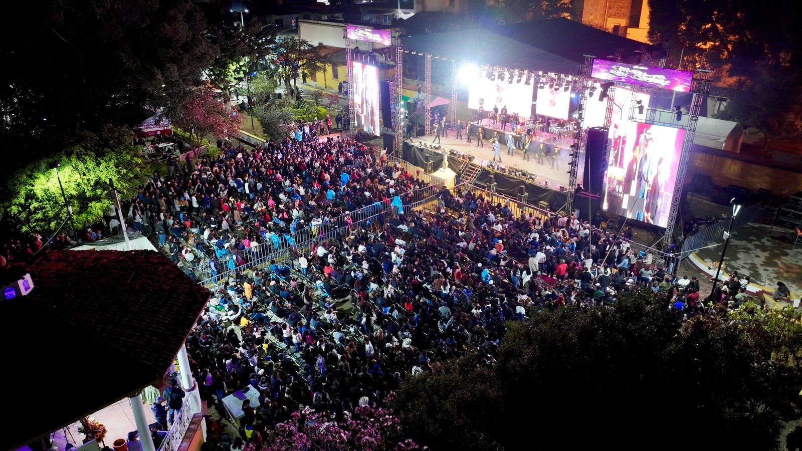 Xoxocotlán vibra con Germán Montero en el cuarto Martes de Brujas Xoxocotlán vibra con Germán Montero en el cuarto Martes de Brujas