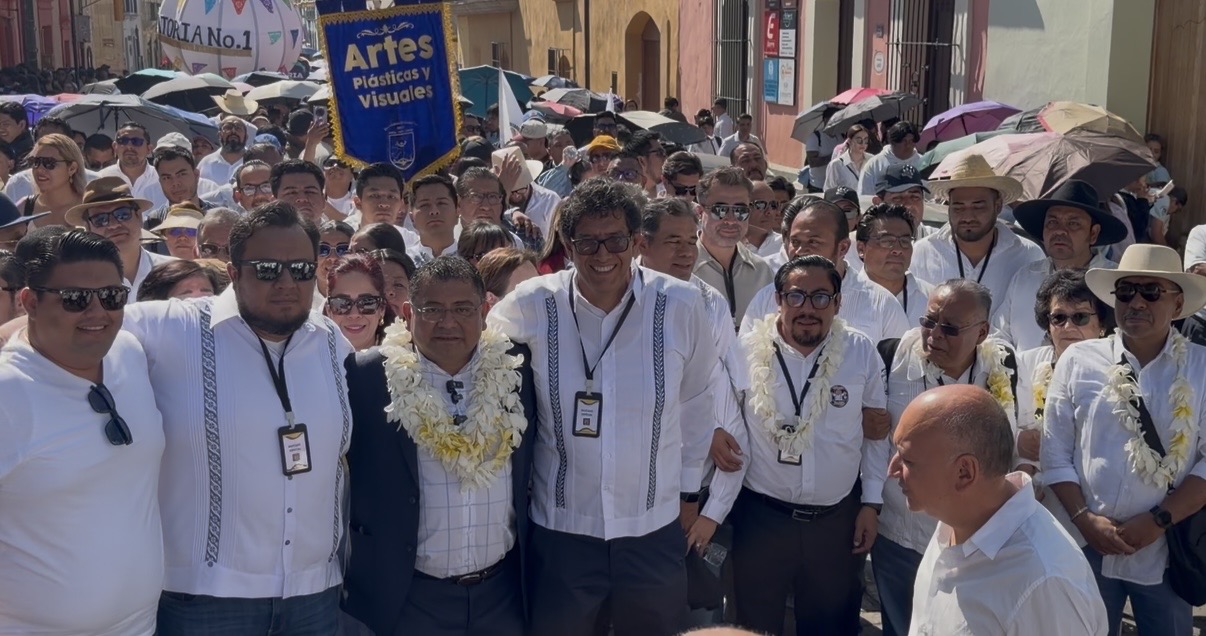 INICIA REGISTRO DE CANDIDATO A LA RECTORÍA DE LA UABJO, A FARID ACEVEDO LO RESPALDA EN MARCHA  MÁS DE 20 MIL UNIVERSITARIOS