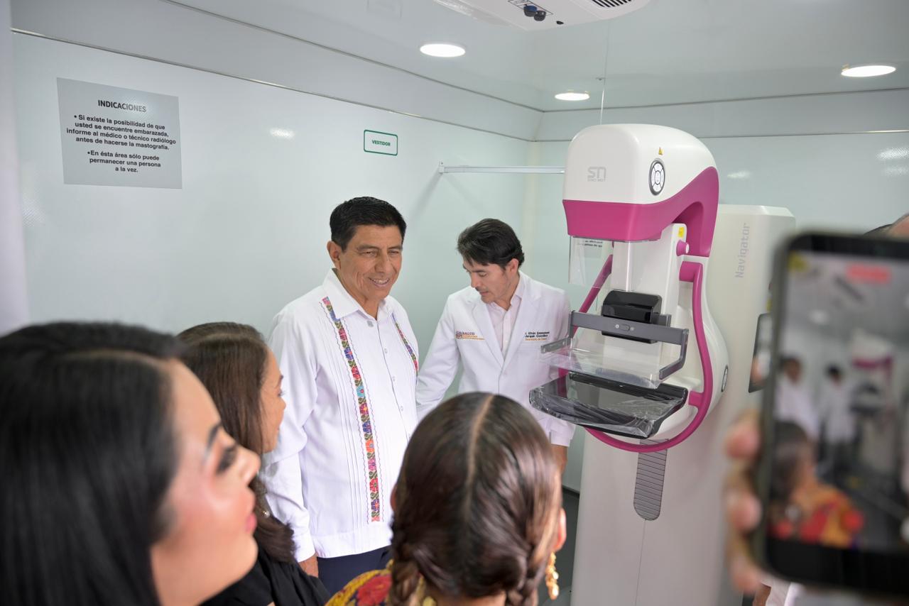 DIF Estatal recibe unidad médica móvil de mastografía DIF Estatal recibe unidad médica móvil de mastografía