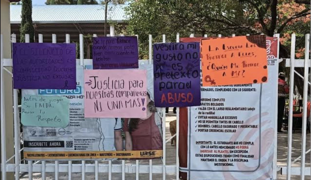 BUSCAN A PROFESOR DE COLEGIO DE BACHILLERES QUE ATACO SEXULALMENTE A ESTUDIANTES, UNA FUE VIOLADA BUSCAN A PROFESOR DE COLEGIO DE BACHILLERES QUE ATACO SEXULALMENTE A ESTUDIANTES, UNA FUE VIOLADA