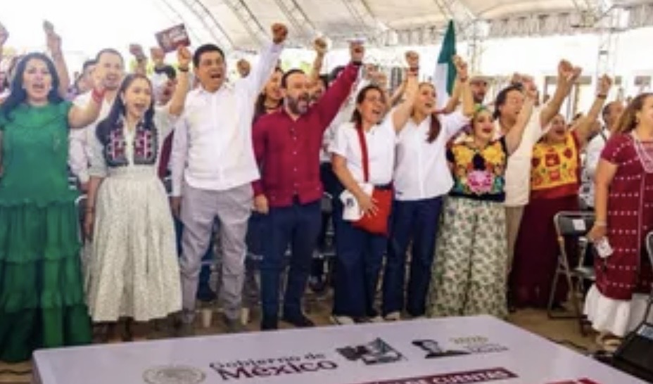 Se congregan simpatizantes de MORENA en Oaxaca parareconocer logros de la presidenta Claudia Sheimbaum a dos años de mandato