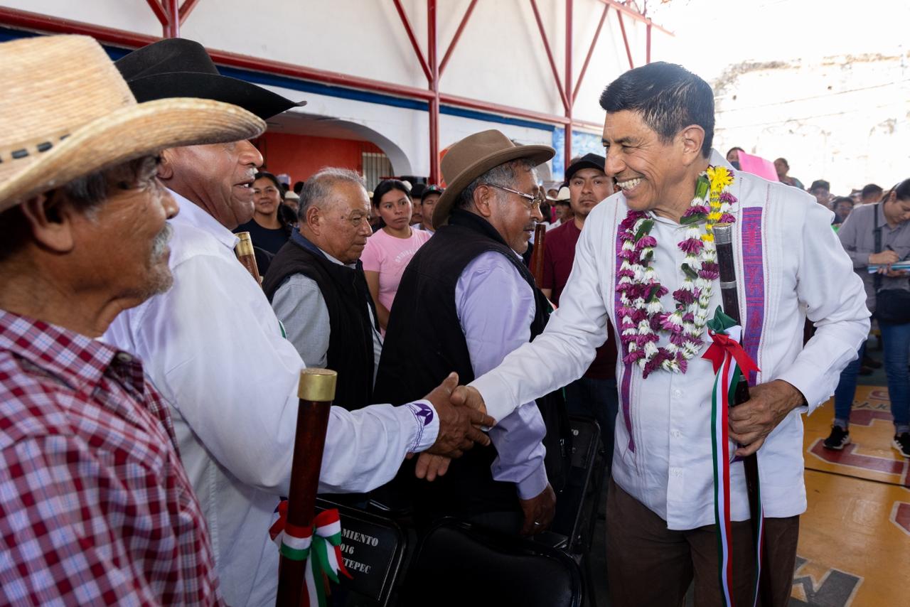 San Juan Mixtepec en el centro del Bienestar: recibe aparatos funcionales y dotaciones alimentarias