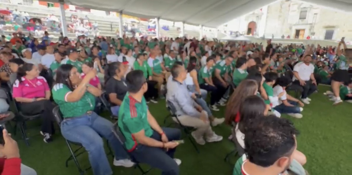 GRAN ALGARABÍA EN OAXACA POR TRIUNFO DE SELECCIÓN MEXICANA ANTE SUDÁFRICA GRAN ALGARABÍA EN OAXACA POR TRIUNFO DE SELECCIÓN MEXICANA ANTE SUDÁFRICA