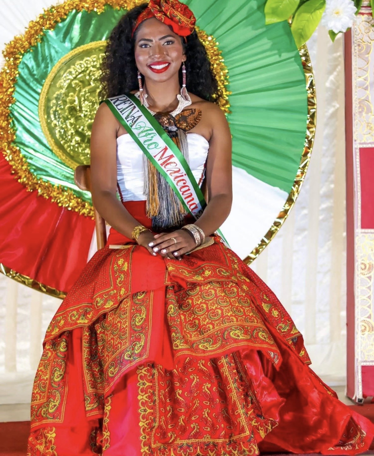 EN CERTAMEN ABIERTO ELIGEN A UNA MUJER AFROAMERICANA COMO DIOSA CENTEOTL PARA ENCABEZAR EN OAXACA, LOS FESTEJOS DE LA GUELAGUETZA.
