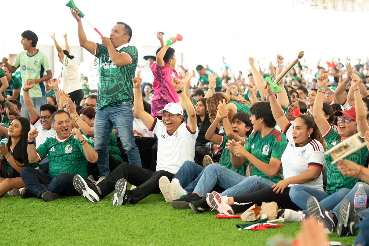Vibra Parque Primavera Oaxaqueña con grito de ¡Goool!; Un éxito la transmisión de partido inaugural del Mundial 2026 Vibra Parque Primavera Oaxaqueña con grito de ¡Goool!; Un éxito la transmisión de partido inaugural del Mundial 2026