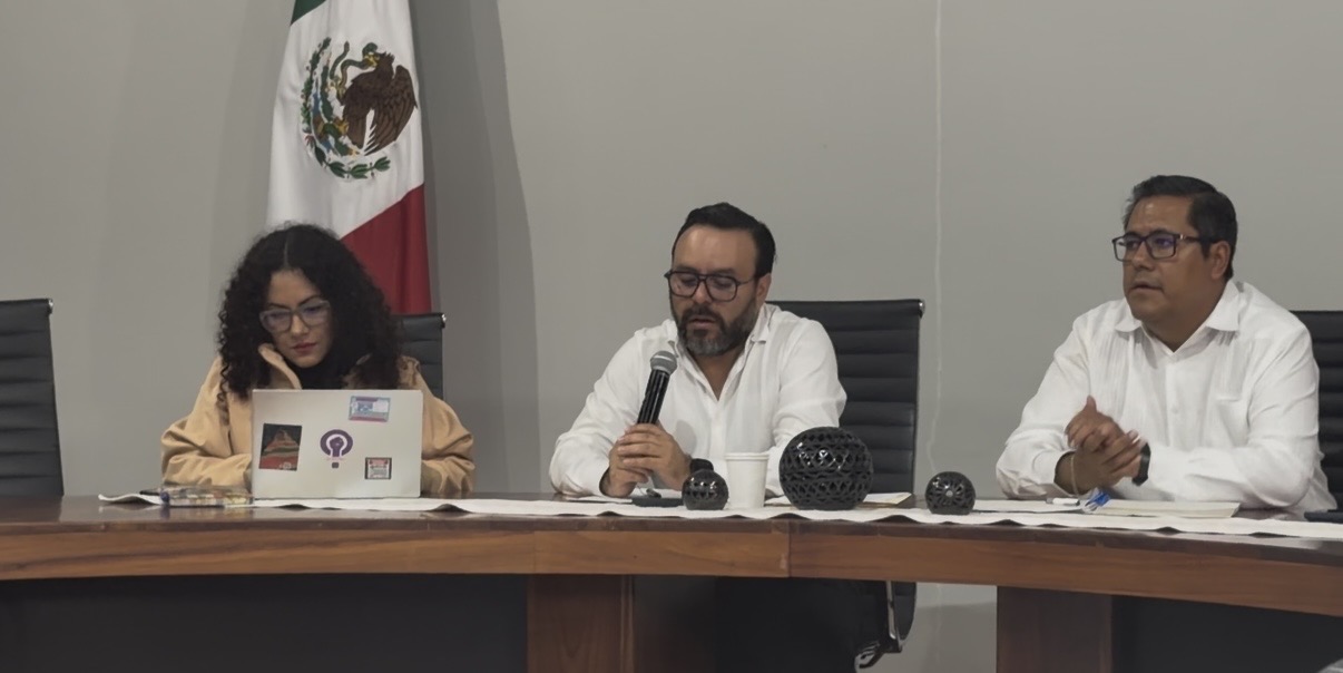 VAN EN OAXACA POR LEY “ALEJANDRO” PARA PROTEGER Y CASTIGAR A QUIENES ATAQUEN A PERIODISTAS VAN EN OAXACA POR LEY “ALEJANDRO” PARA PROTEGER Y CASTIGAR A QUIENES ATAQUEN A PERIODISTAS