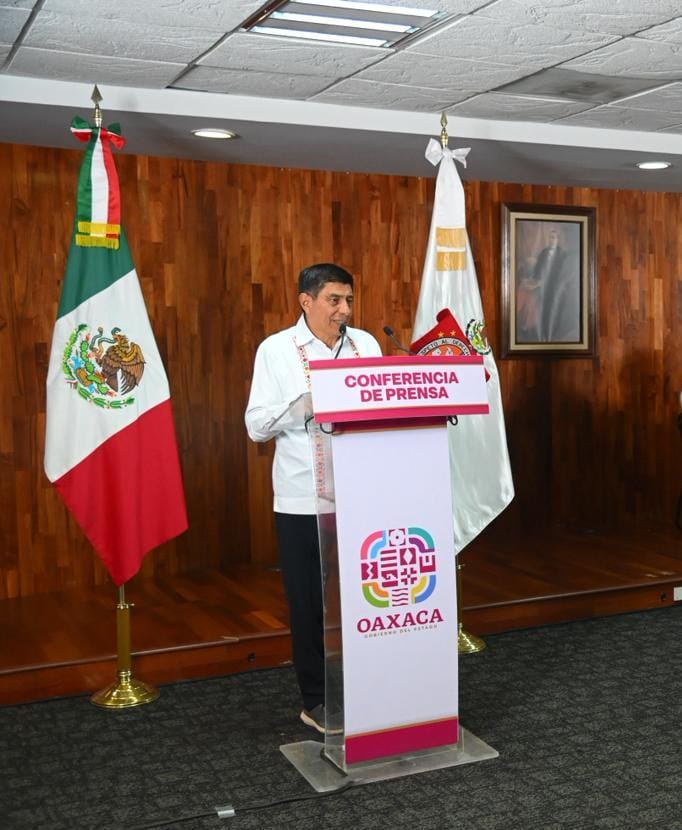 Reitera Salomón Jara diálogo para ordenar y mejorar la movilidad del transporte público de la capital