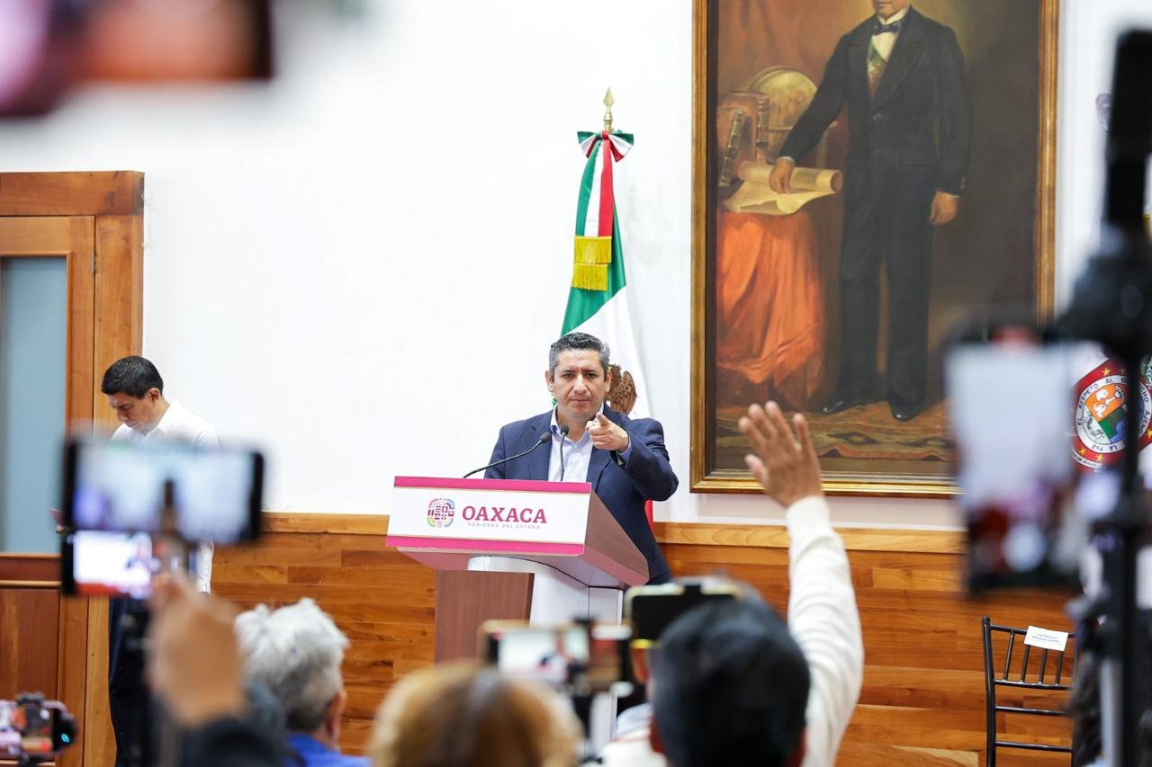 FISCALÍA DE OAXACA ATRIBUYE A LIDERES DE SINDICATO DETENIDOS POR CRIMEN ORGANIZADO, LOS ASESINATOS DE OTROS LÍDERES SINDICALES OPOSITORES EN OAXACA FISCALÍA DE OAXACA ATRIBUYE A LIDERES DE SINDICATO DETENIDOS POR CRIMEN ORGANIZADO, LOS ASESINATOS DE OTROS LÍDERES SINDICALES OPOSITORES EN OAXACA