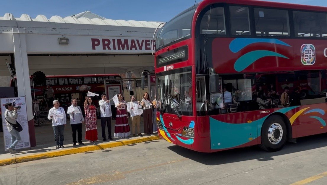 OAXACA DA UN SALTO EN MOVILIDAD, Y SE CONVIERTE EN LA SEGUNDA EN TENER UN AUTOBÚS DE DOS PISOS PARA EL TRANSPORTE POPULAR