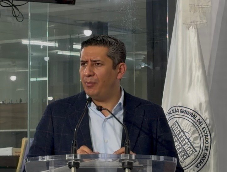 DESARTICULAN CÉLULA CRIMINAL IMPLICADA EN EL ROBO DE AUTOS DE LUJOS CON TECNOLOGÍA, QUE ERAN VENDIDOS EN EL ESTADO PUEBLA, EL GRUPO ERA LIDERADO POR UN EXTRANJERO NORTEAMERICANO. DESARTICULAN CÉLULA CRIMINAL IMPLICADA EN EL ROBO DE AUTOS DE LUJOS CON TECNOLOGÍA, QUE ERAN VENDIDOS EN EL ESTADO PUEBLA, EL GRUPO ERA LIDERADO POR UN EXTRANJERO NORTEAMERICANO.