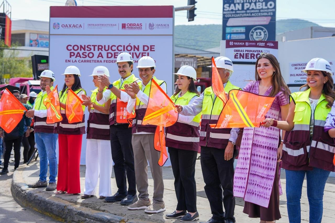 La transformación de Oaxaca se construye, arranca con el gobernador Salomón Jara con el nuevo distribuidor vial y desnivel en Vigiera La transformación de Oaxaca se construye, arranca con el gobernador Salomón Jara con el nuevo distribuidor vial y desnivel en Vigiera