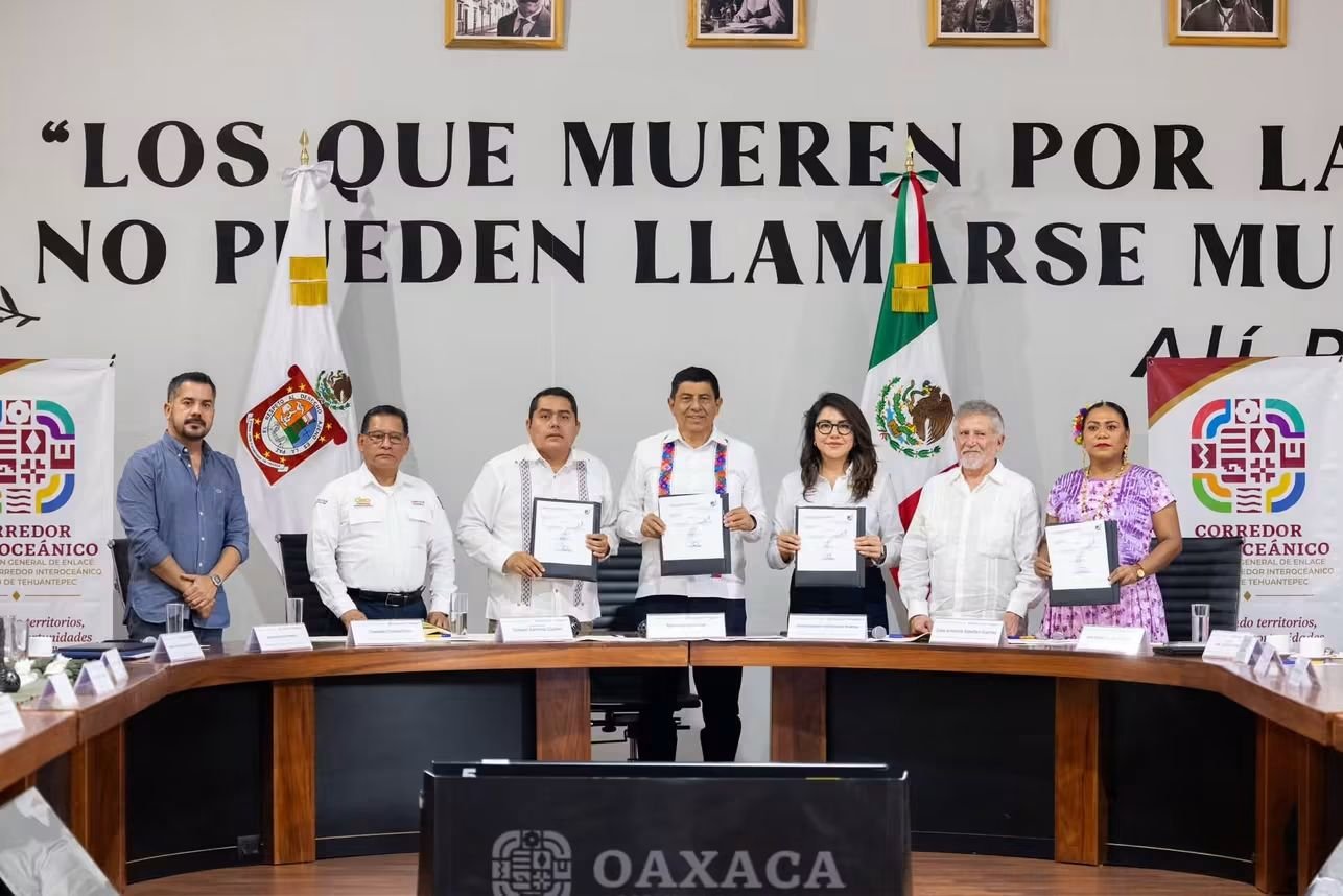 Encabeza Salomón Jara firma de convenio para impulsar proyectos comunitarios en el Istmo Encabeza Salomón Jara firma de convenio para impulsar proyectos comunitarios en el Istmo