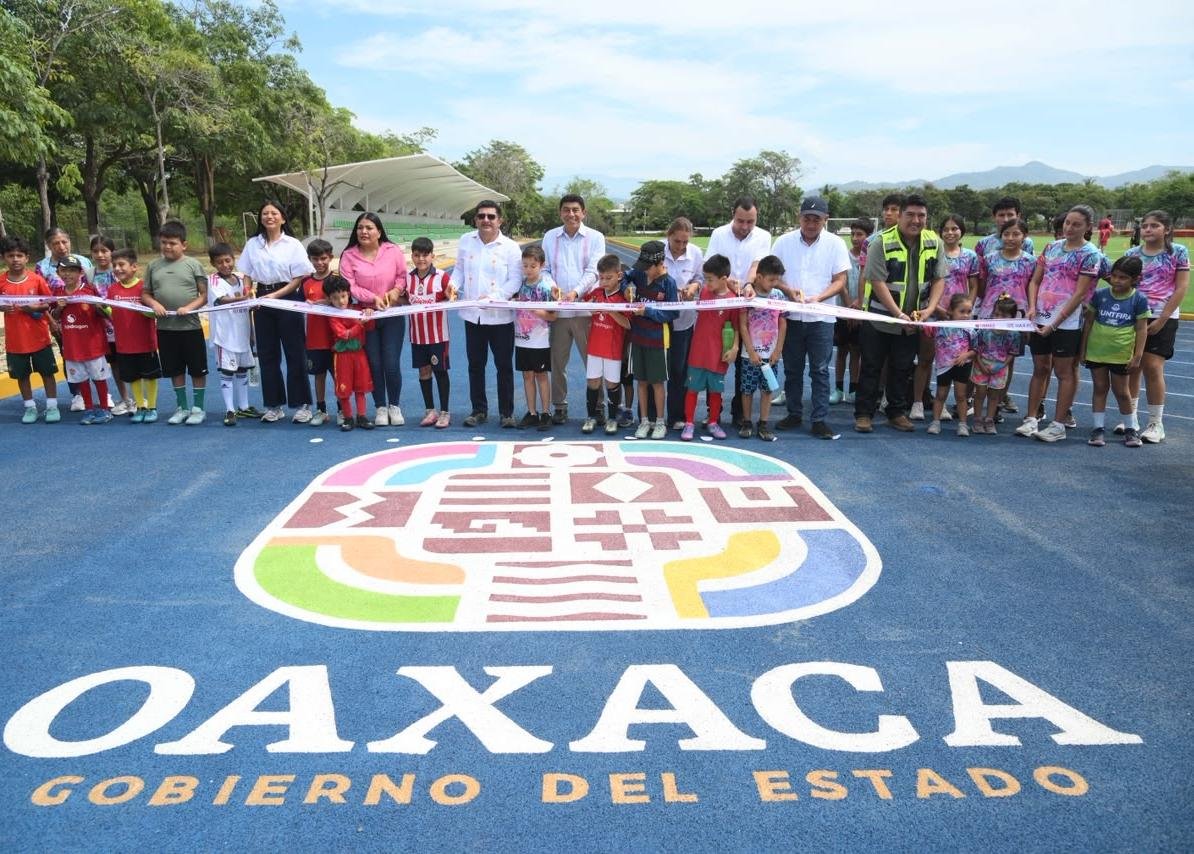 Entrega Salomón Jara unidad deportiva en Puerto Escondido, San Pedro Mixtepec Entrega Salomón Jara unidad deportiva en Puerto Escondido, San Pedro Mixtepec