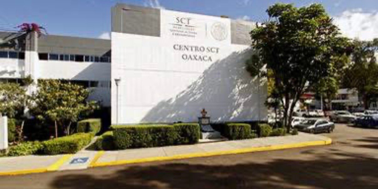 LOS NEXOS DEL CRIMEN ORGANIZADO EN LA SICT DE OAXACA LOS NEXOS DEL CRIMEN ORGANIZADO EN LA SICT DE OAXACA