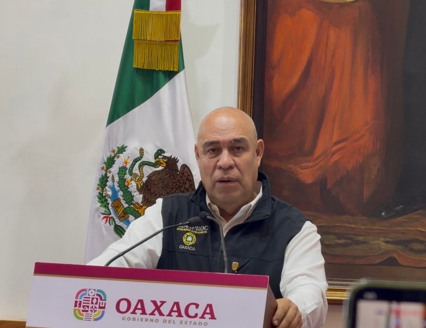 LUVIAS EN OAXACA DEJAN SALDO DE UNA VÍCTIMA FATAL Y DESTROZOS EN CARRETERAS POR DESLIZAMIENTO DE LADERAS Y DERRUMBES
