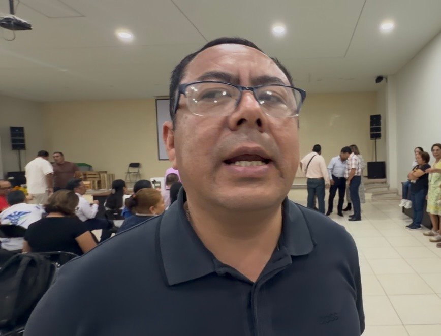 SE DESCARTA EL LIDER DE LA SECCION 35 DEL SNTSS COMO CANDIDATO ADIPUTADO, ME QUEDO PARA TRABAJAR POR MI GENTE. SE DESCARTA EL LIDER DE LA SECCION 35 DEL SNTSS COMO CANDIDATO ADIPUTADO, ME QUEDO PARA TRABAJAR POR MI GENTE.